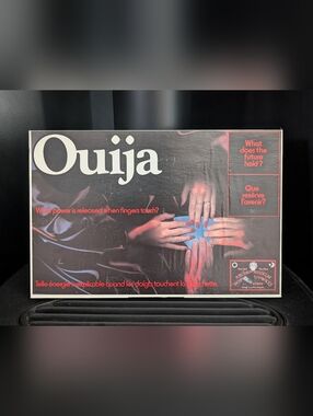 Vintage Ouija Board - Canada Games French/ English Version - Excellent Shape!